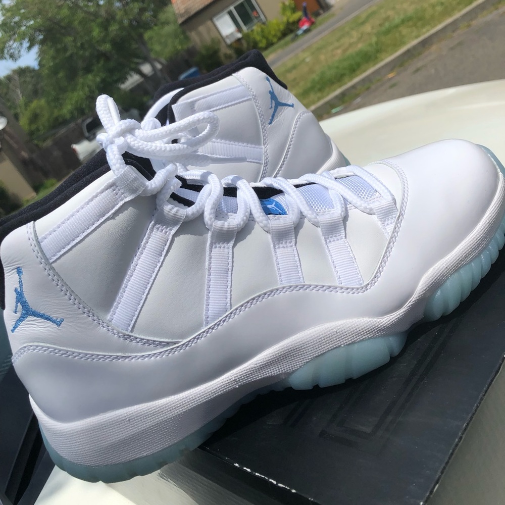 Jordan 11 Legend Blues (Columbia)